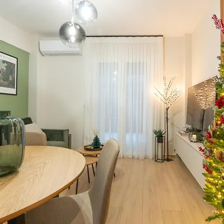 Gatheringthess- The Backyard *