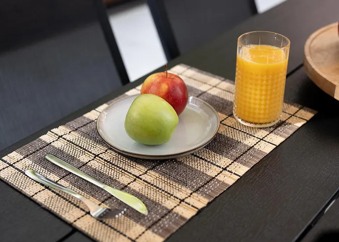 Gatheringthess- The Backyard Apartment *