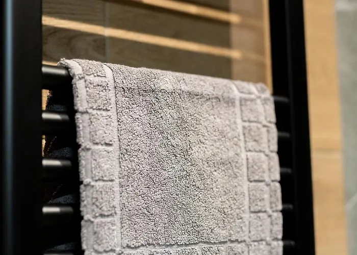 Apartment Gatheringthess- The Backyard *